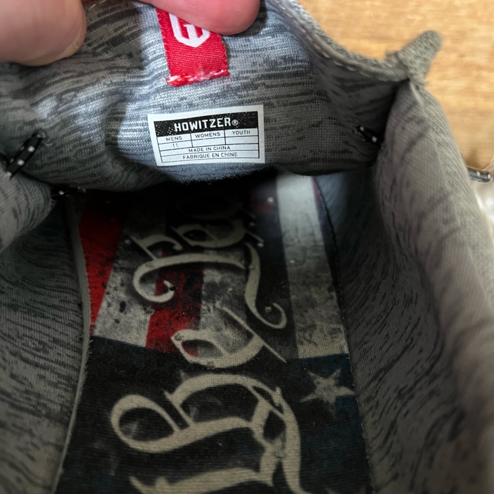 LIKE NEW! Howitzer Slip-On Roam Flag Sneakers.. - Picture 5 of 5